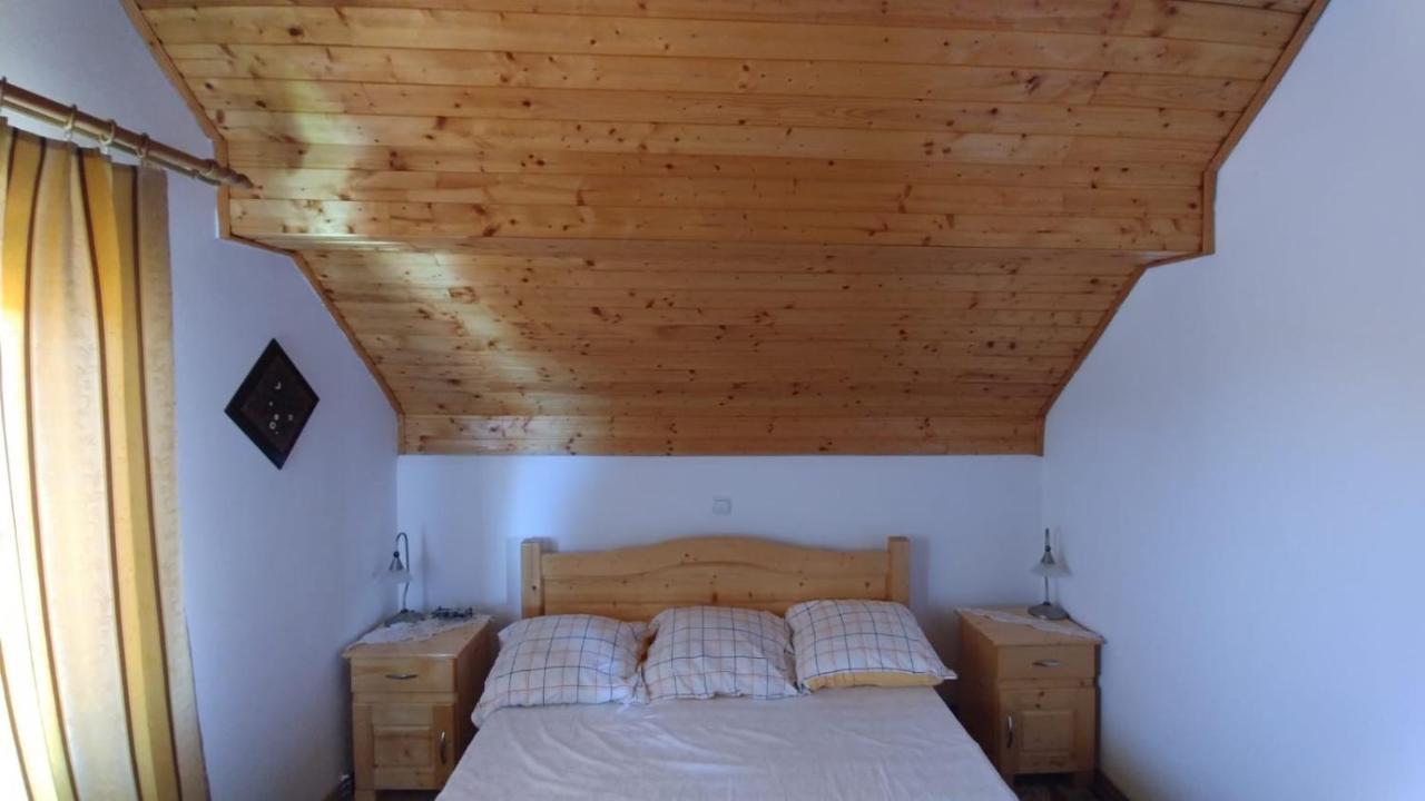 Willa Casa Darius Novaci-Străini Zewnętrze zdjęcie
